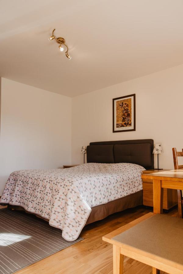 Hotel Les Charmilles De Mormal Landrecies Екстер'єр фото