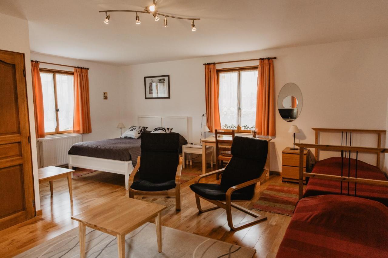 Hotel Les Charmilles De Mormal Landrecies Екстер'єр фото