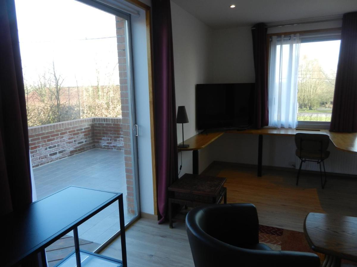 Hotel Les Charmilles De Mormal Landrecies Екстер'єр фото
