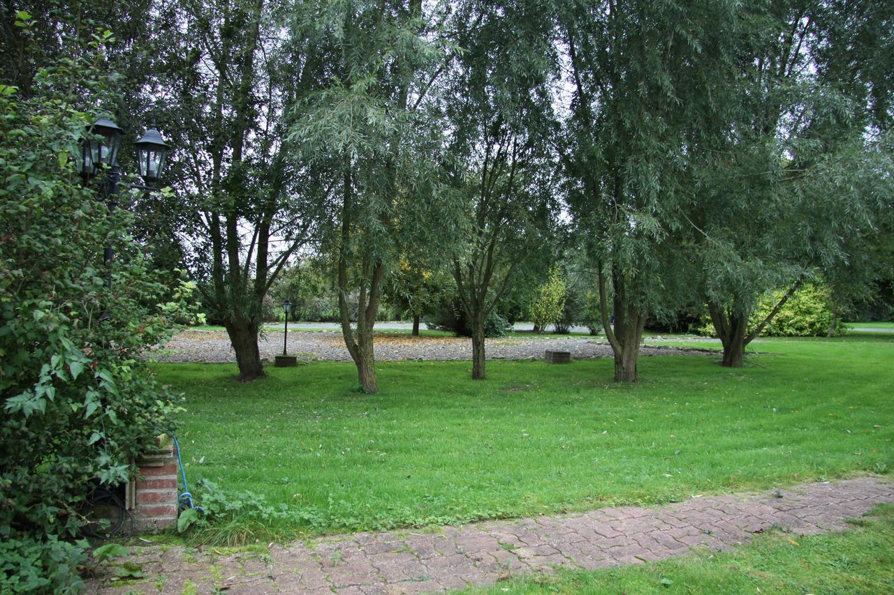 Hotel Les Charmilles De Mormal Landrecies Екстер'єр фото