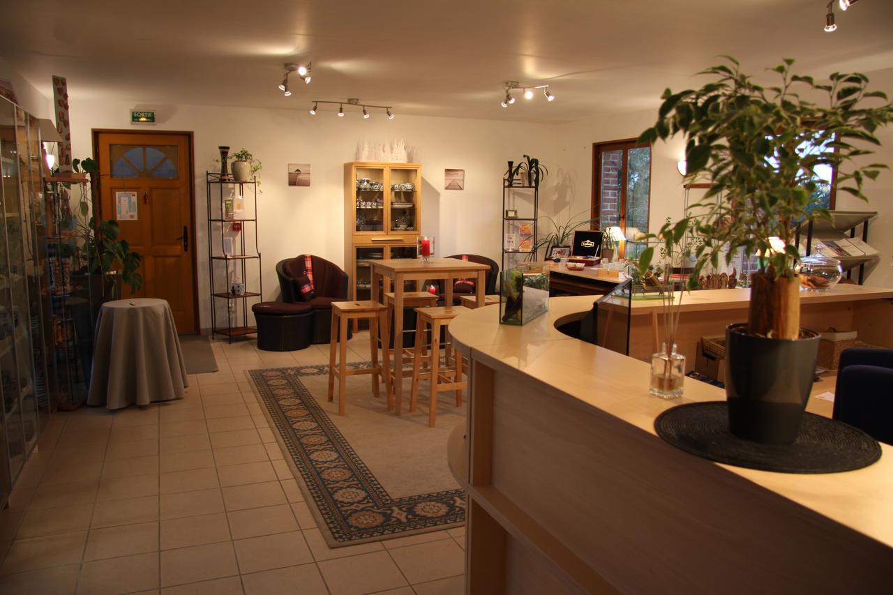 Hotel Les Charmilles De Mormal Landrecies Екстер'єр фото
