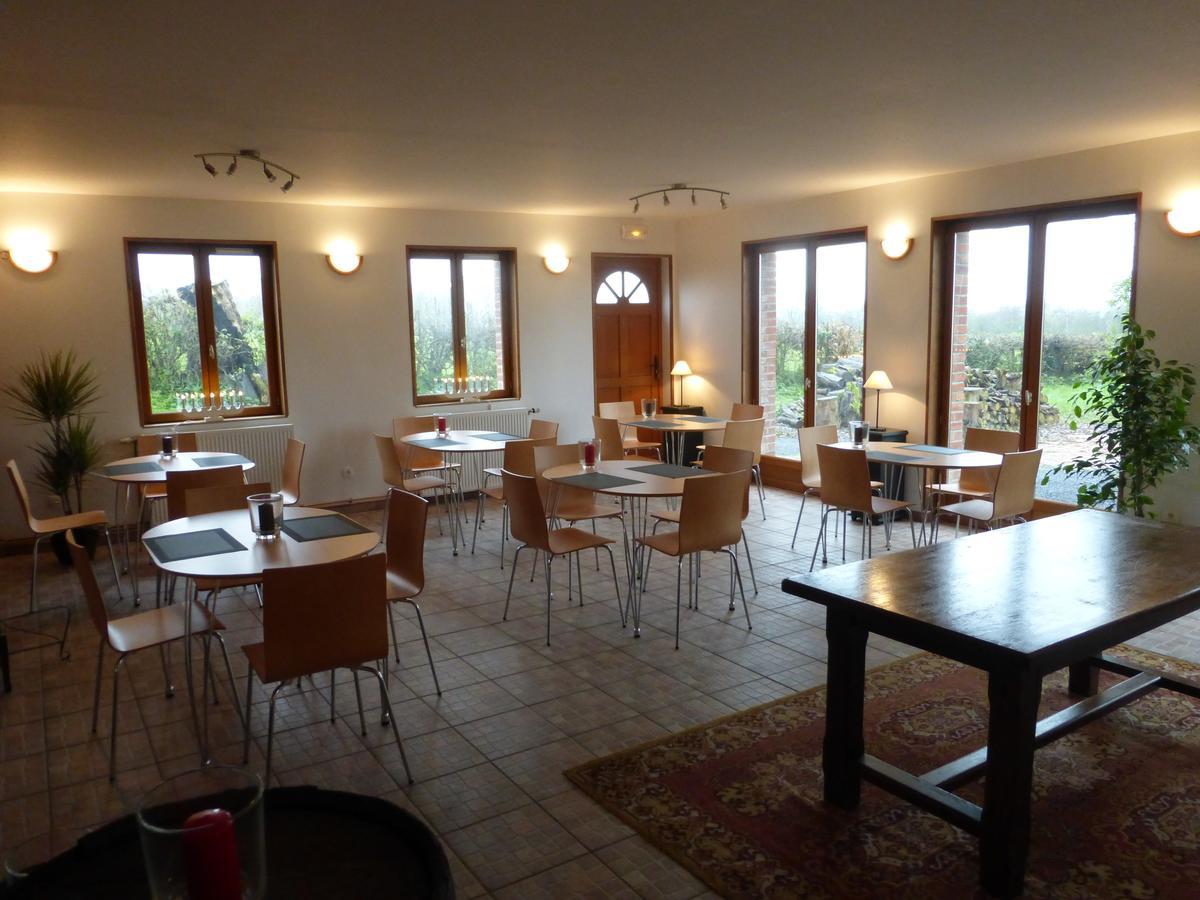 Hotel Les Charmilles De Mormal Landrecies Екстер'єр фото