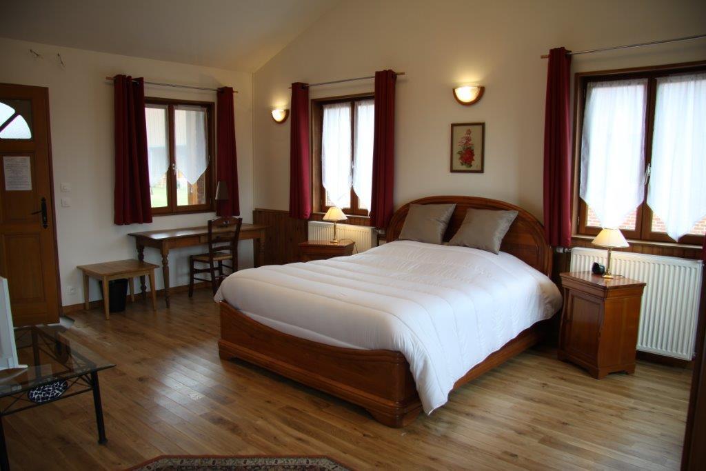 Hotel Les Charmilles De Mormal Landrecies Екстер'єр фото